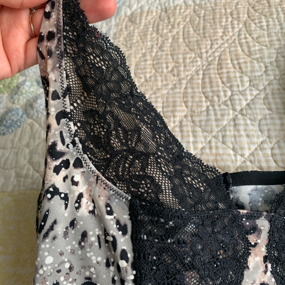VS So Curvaceous Leopard Shaping Slip - Picture 4 of 8
